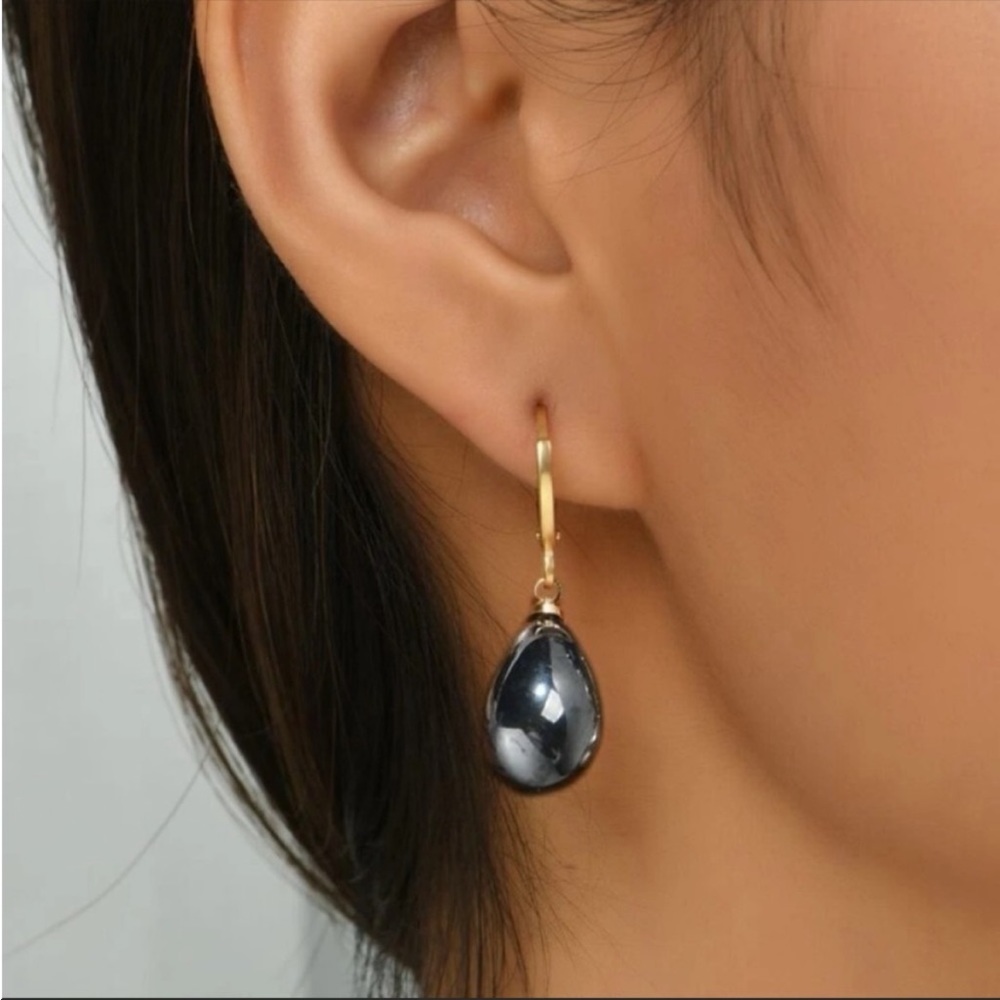 Last🆕 anthro chic minimalist drop earrings